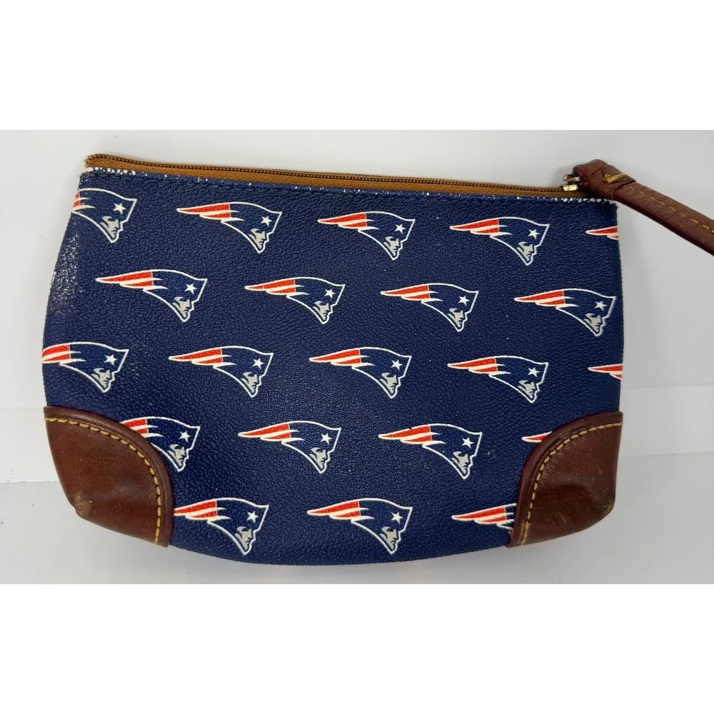 Dooney & Bourke New England Patriots Wristlet Pouch Navy Blue Leather Trim